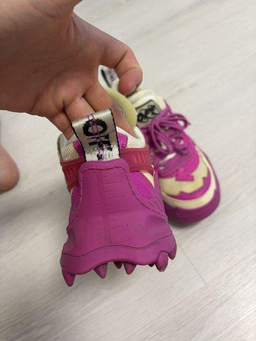 Off White Odsy 1000