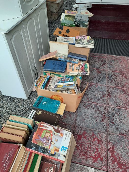 Книги продам разные от 200т до 1500