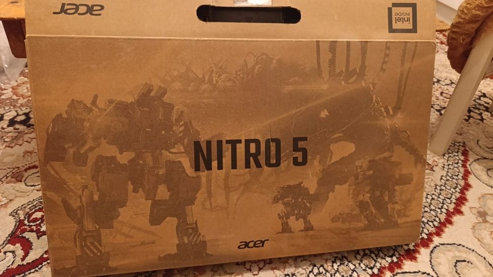 Ноутбук игровой.