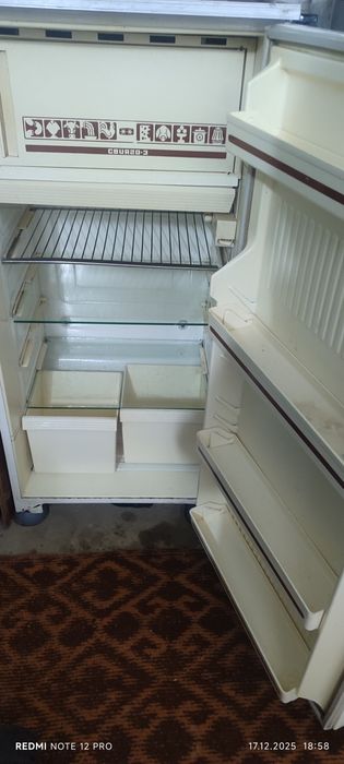 Ishlasi zur holodilnik sotiladi