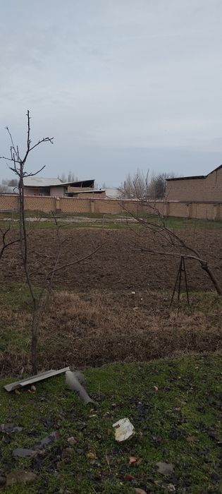 Yer sotiladi srochno narxi kelishiladi