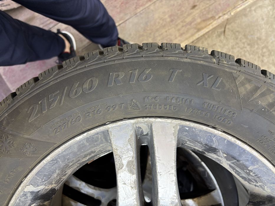 Продам диски с шинами 215/60/16