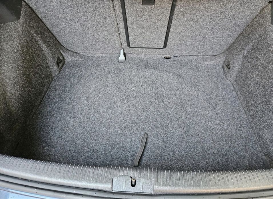 VOLKSWAGEN Golf 2011 — imagine 4
