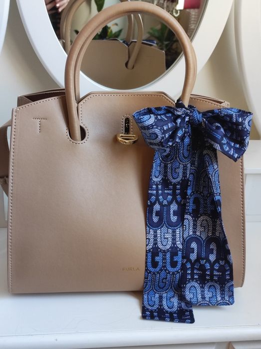 Чанта Furla естествена кожа