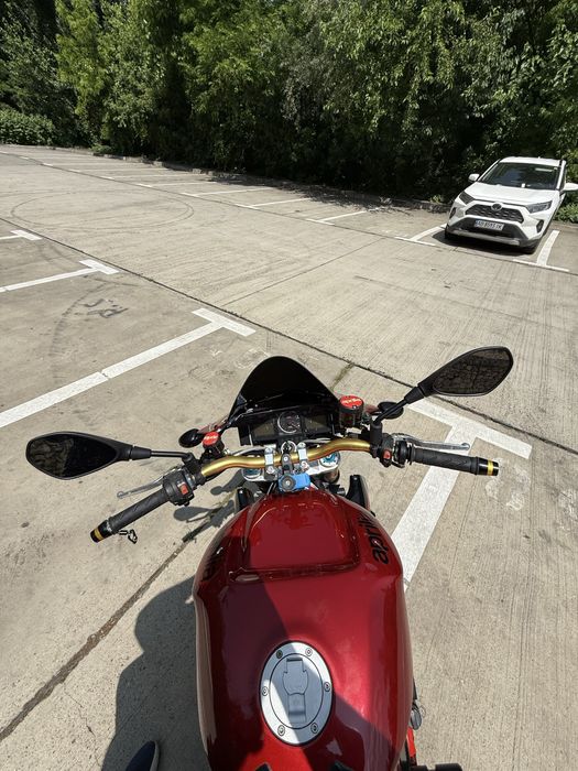 Aprilia Tuono RSV 1000R