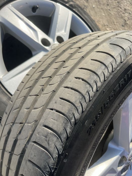 Продам комплект колес 215/55/17