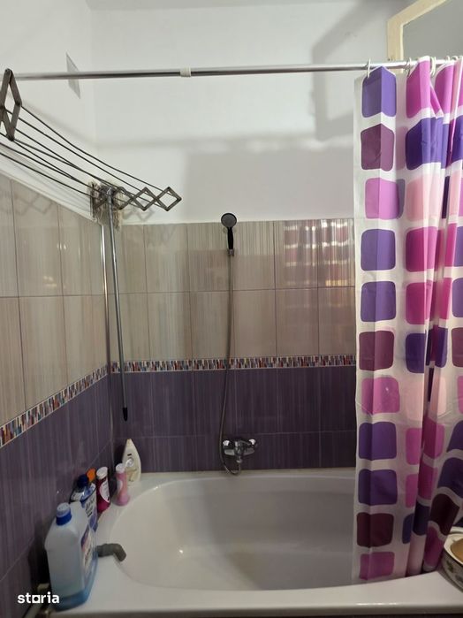 Vanzare apartament 3 camere Su 84 mp Razoare blocurile rusesti etaj 3