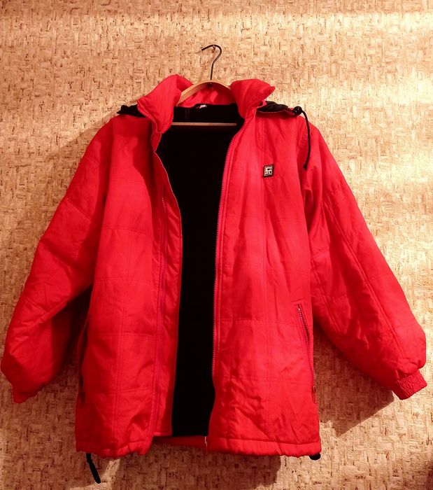 Лёгкая куртка в отличном состоянии