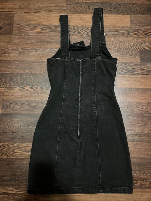 Salopeta blugi neagră marimea S dar se potriveste mai bine la xs/xss