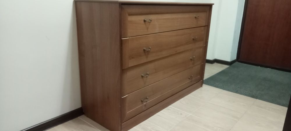 Бесплатно шкаф и Комод