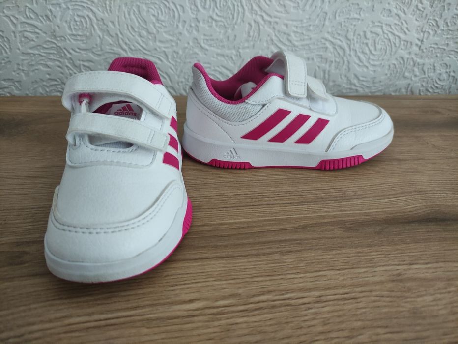 Адидас обувки за момиче 27 номер