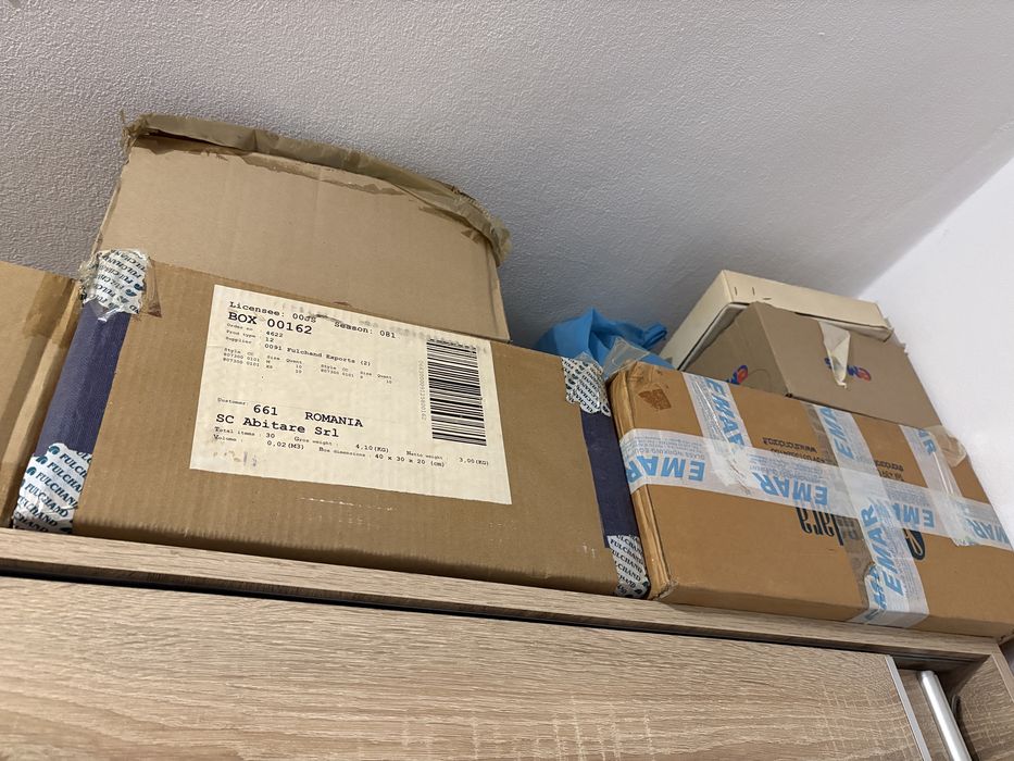 Brad artificial 210cm + multe cadouri