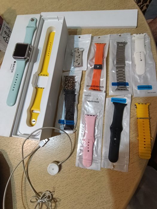 Продам часы АПЛ вотч