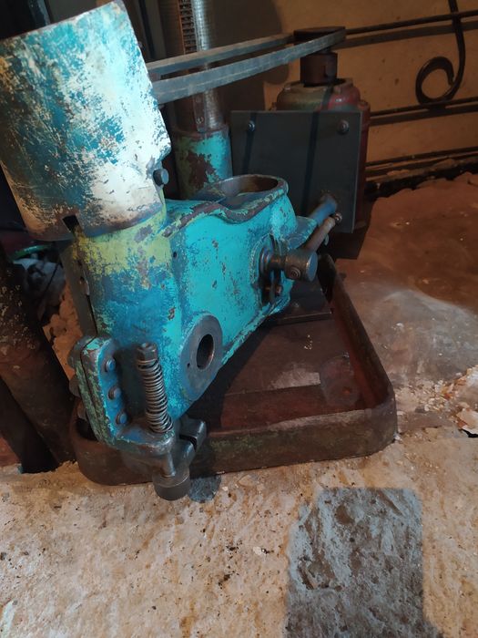 Сверлильный станок советский