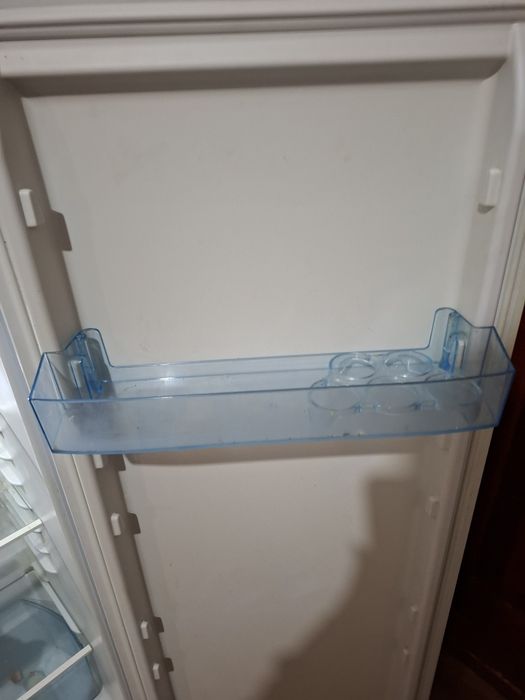 Продам недорого холодильник