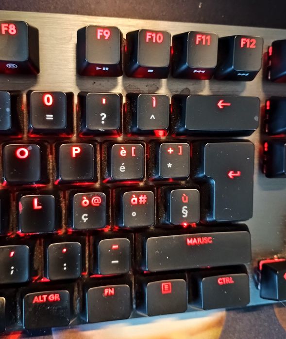 Tastatură mecanică Logitech G512 Carbon – switch-uri Brown – layout it
