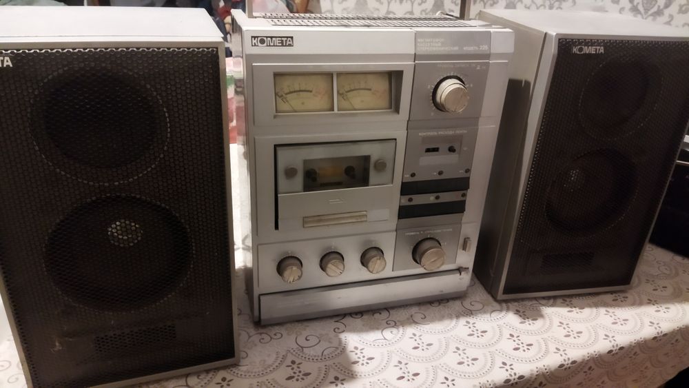 продается магнитола Комета Антиквариат