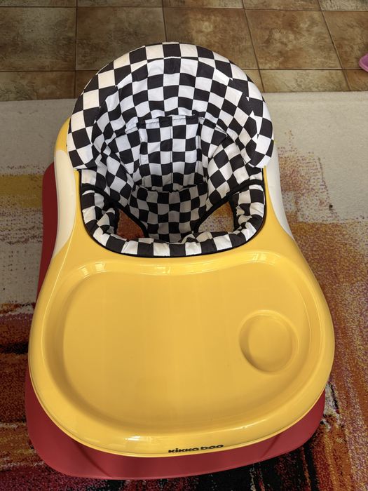 Бебешка проходилка - паяк