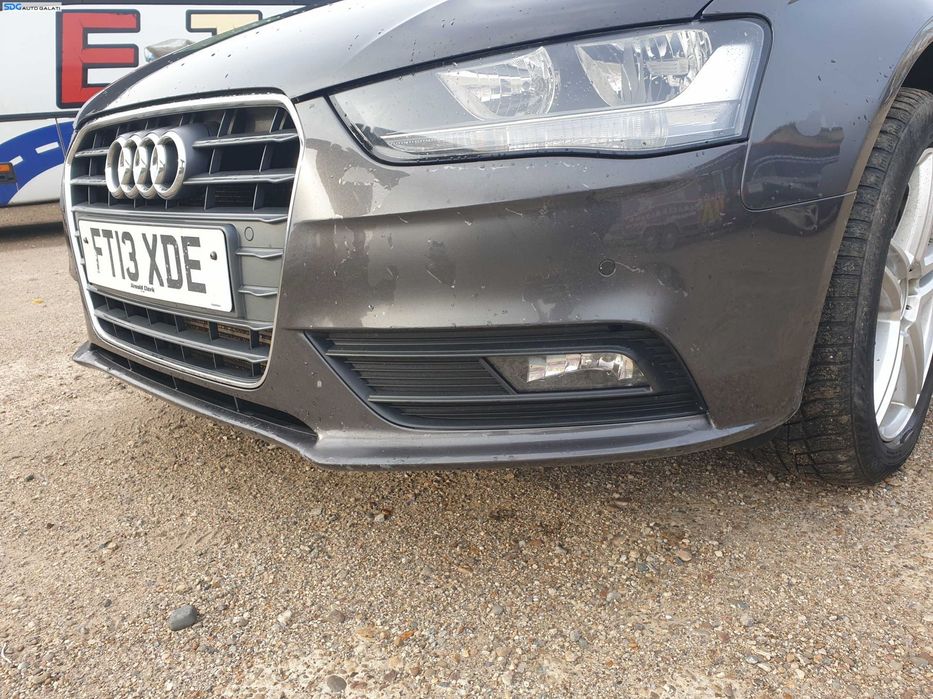 Bara Spoiler Fata Dezechipata FARA Grila Si Emblema cu Locas Senzori de Parcare cu Imperfectiune Audi A4 B8 B8.5 FL Facelift 2012 - 2015 Culoare LZ7L [K1392]