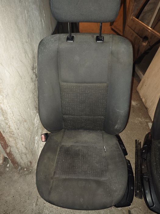 Преди седалки за BMW E46