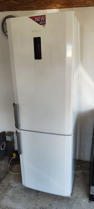Vând combina frigorifica Beko