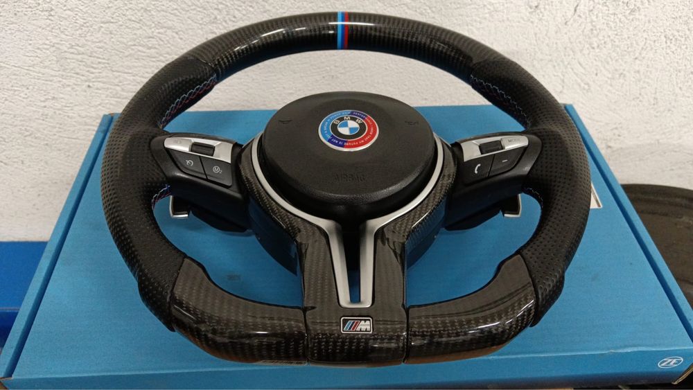 Volan bmw carbon  m performance cu padele
