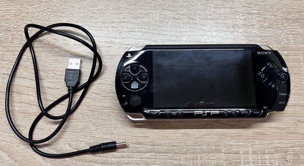 Sony Psp 1008 с играми