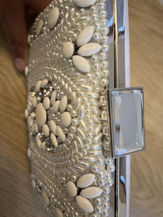 Чанта клъч за официален повод с мънисти