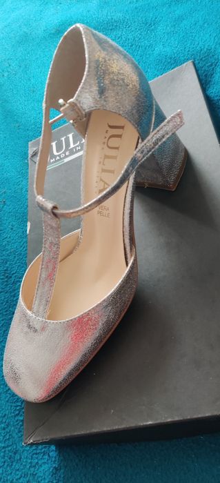 Sandalete elegantae aurii