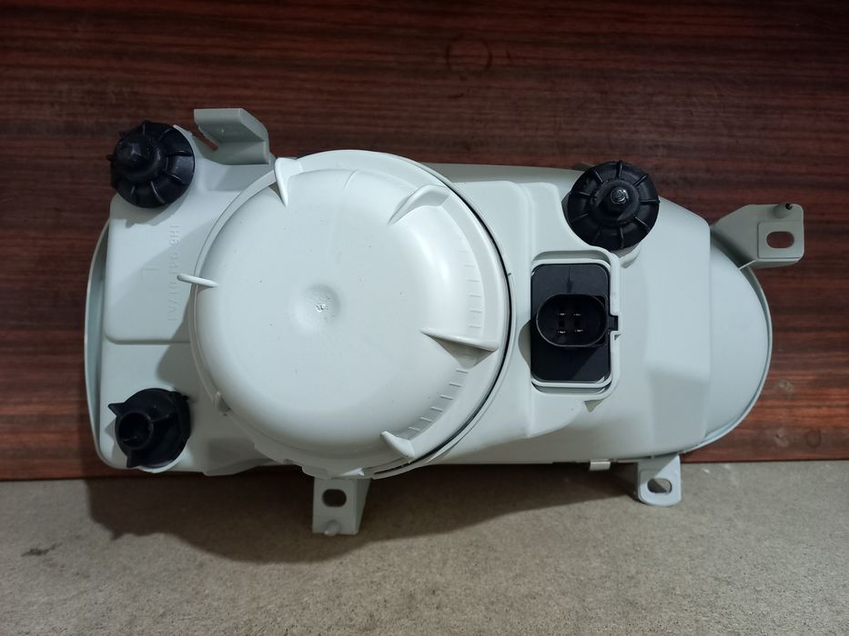 Фары  на  Гольф 3