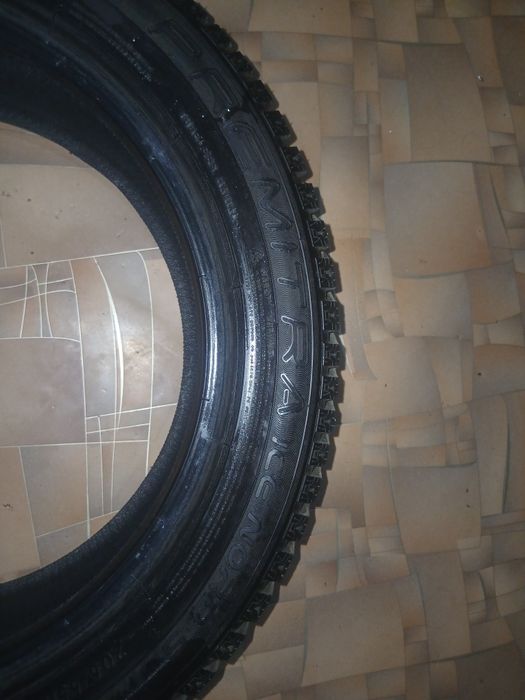 Продам зимнею резину 205х55х17