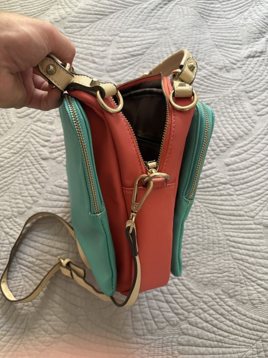 Продам женскую кожаную сумку