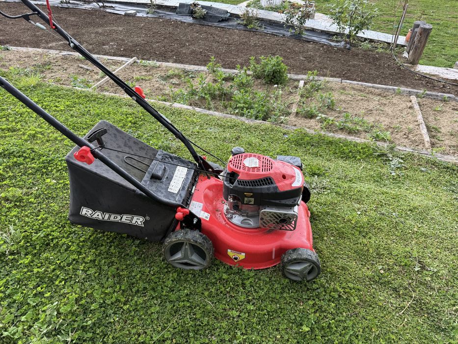 Бензинова косачка