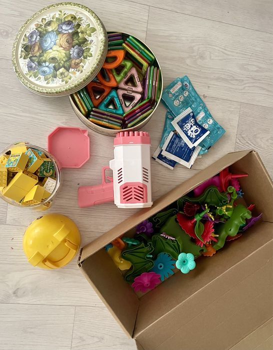 Комплект игр и пузыри