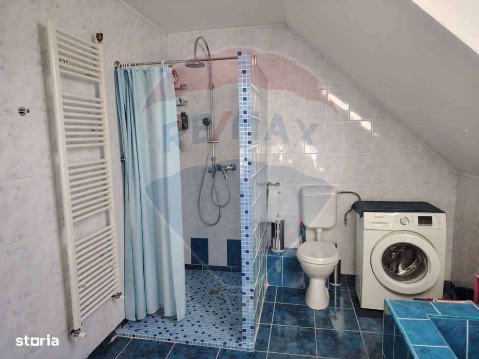 Casă / Vilă cu 8 camere de vânzare în zona Central