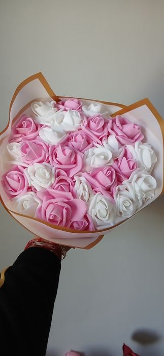 Букет от сатенени рози