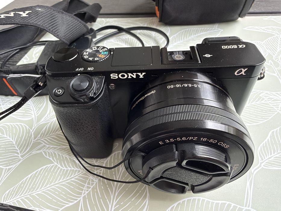 Фотоапарат Sony a6000
