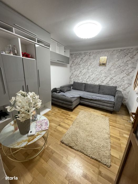 Casă cu 3 camere, mansardă și curte în Colentina