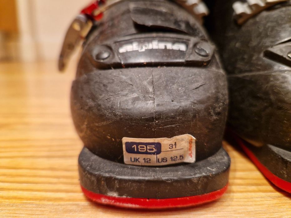 Продавам ски Volkl Racing 130см и Junior и ски обувки