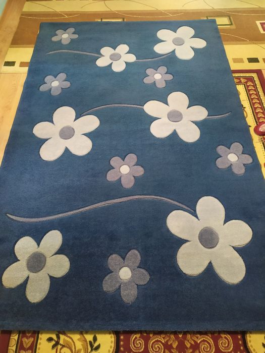 Продам ковры в отличном состоянии. Самовывоз.