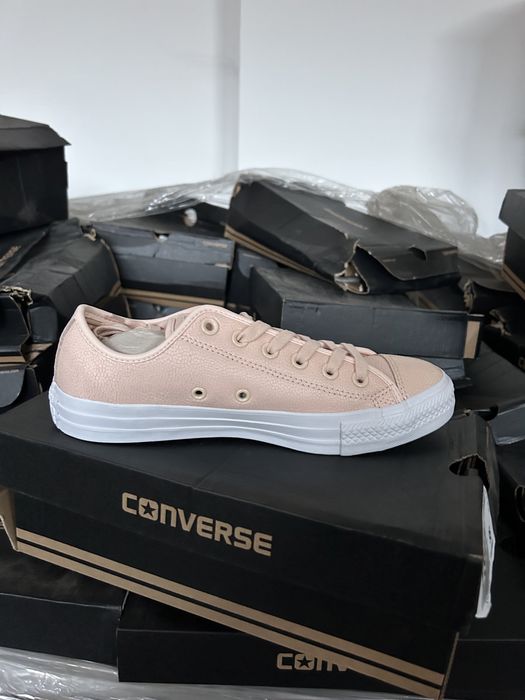 Converse Tenesi Chuck Taylor din piele