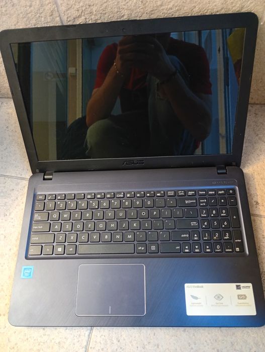 Vând laptop ASUS X543M, Vivobook