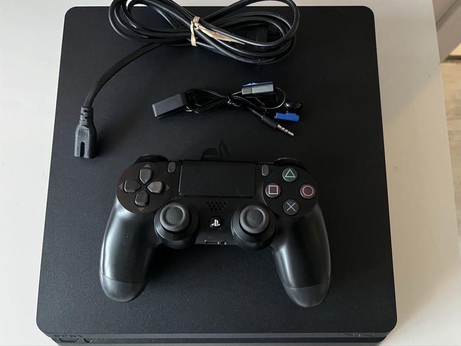 Playstation 4 slim 1TB