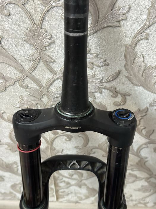 Воздушная вилка Rockshox Lyrik Ultimate