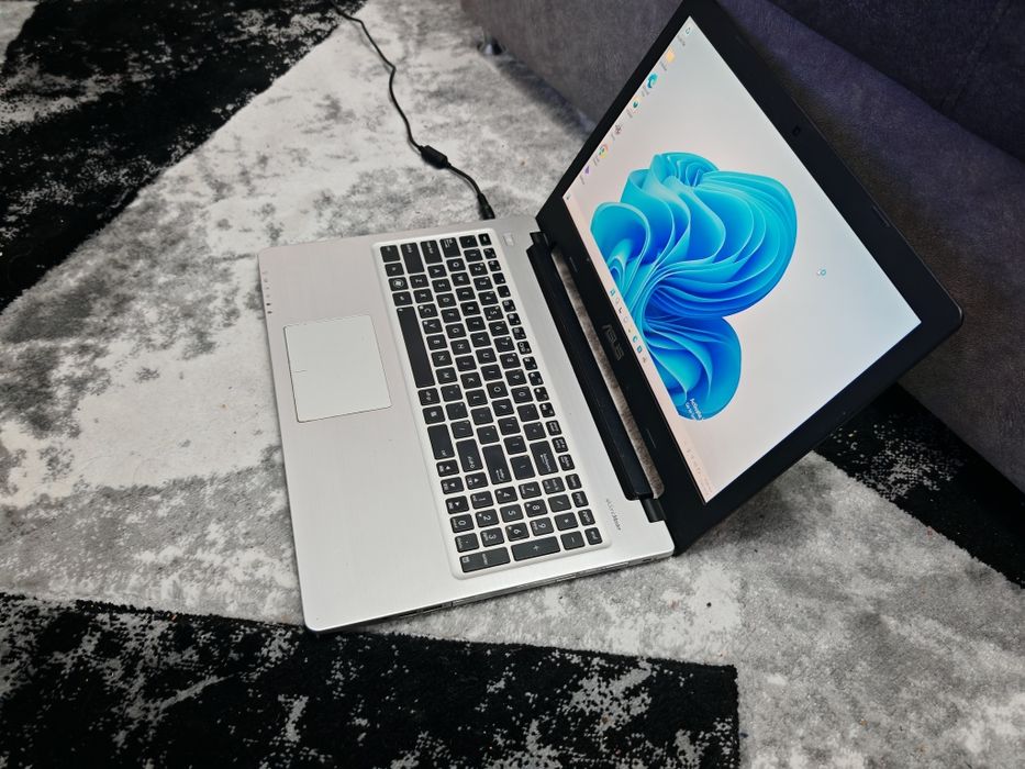 Laptop Asus i5 gen3