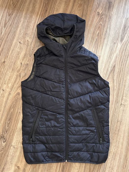 Мъжки ватиран елек с качулка Jack & Jones