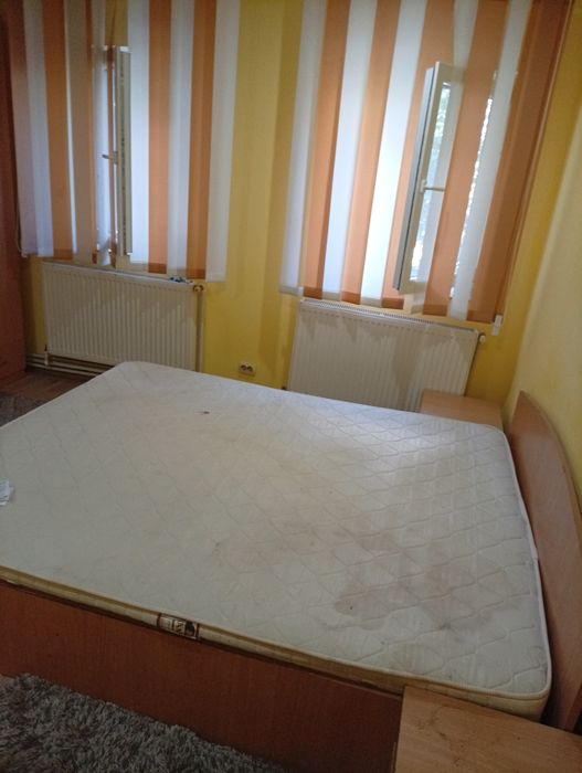 Închiriez  doua garsoniere