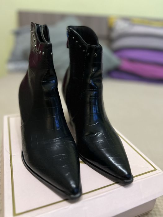 Дамски кожени боти