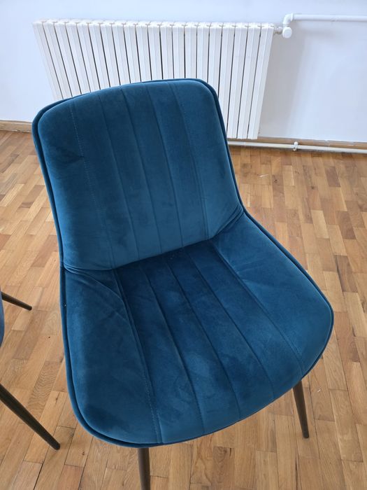 Scaune catifea verzi albastre si roz