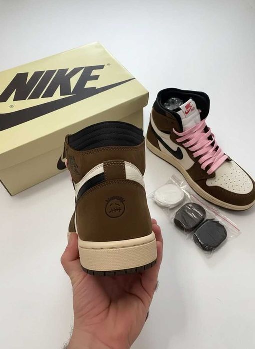 Jordan 1 High Travis Scott 36-40